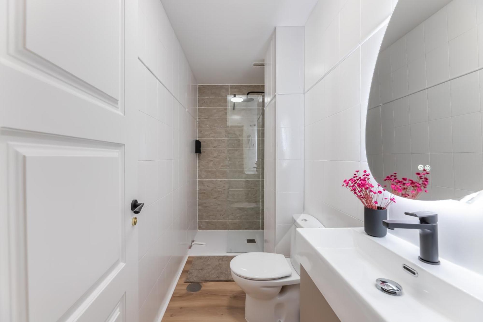 Charming 4-Bedroom Apartment In Malaga'S Historic Center Eksteriør bilde