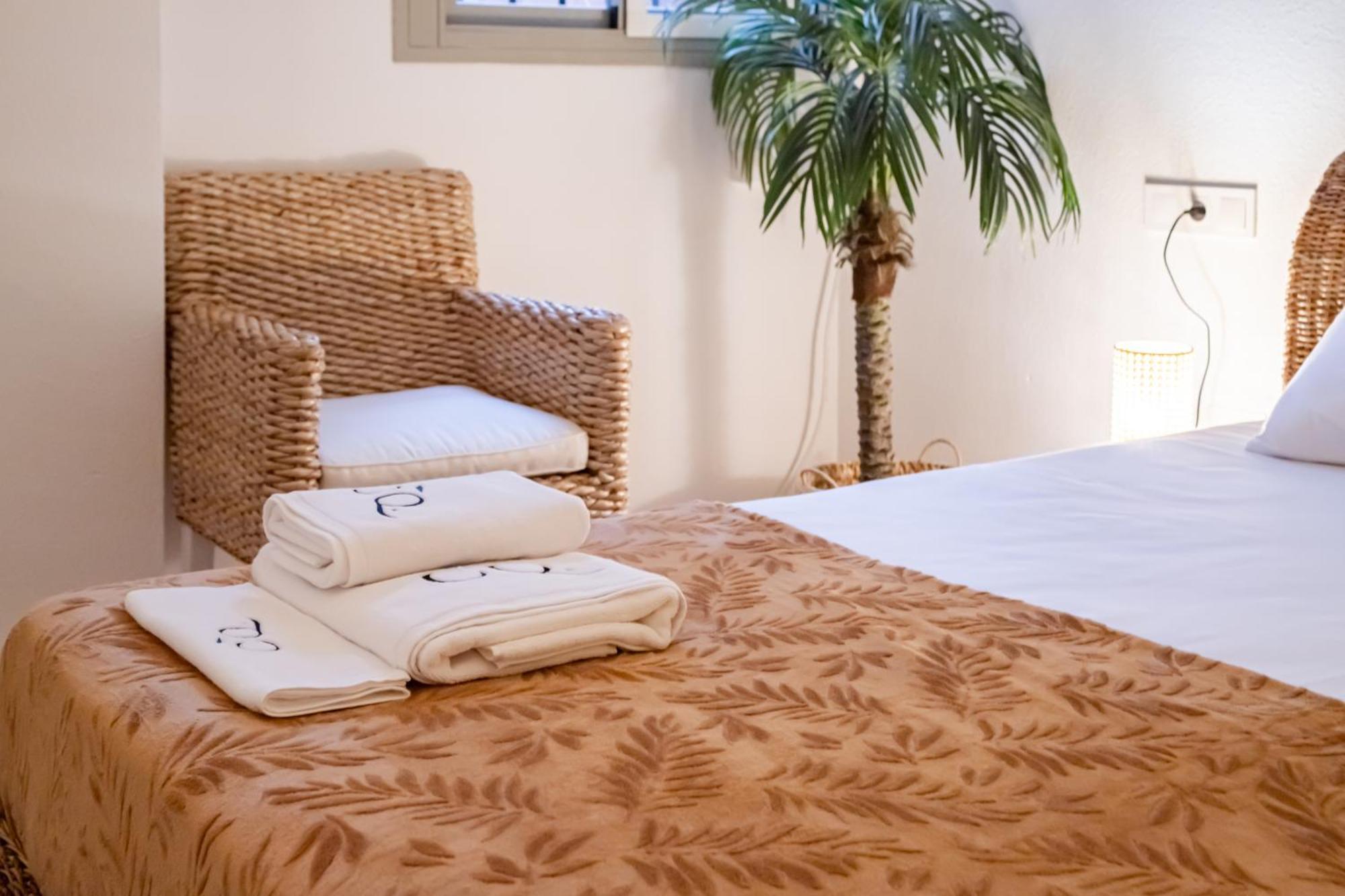 Charming 4-Bedroom Apartment In Malaga'S Historic Center Eksteriør bilde